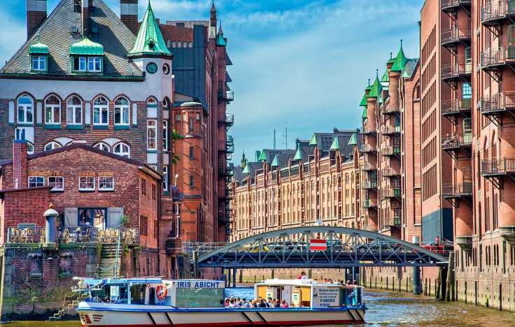 Zweistündige Hafenrundfahrt in Hamburg